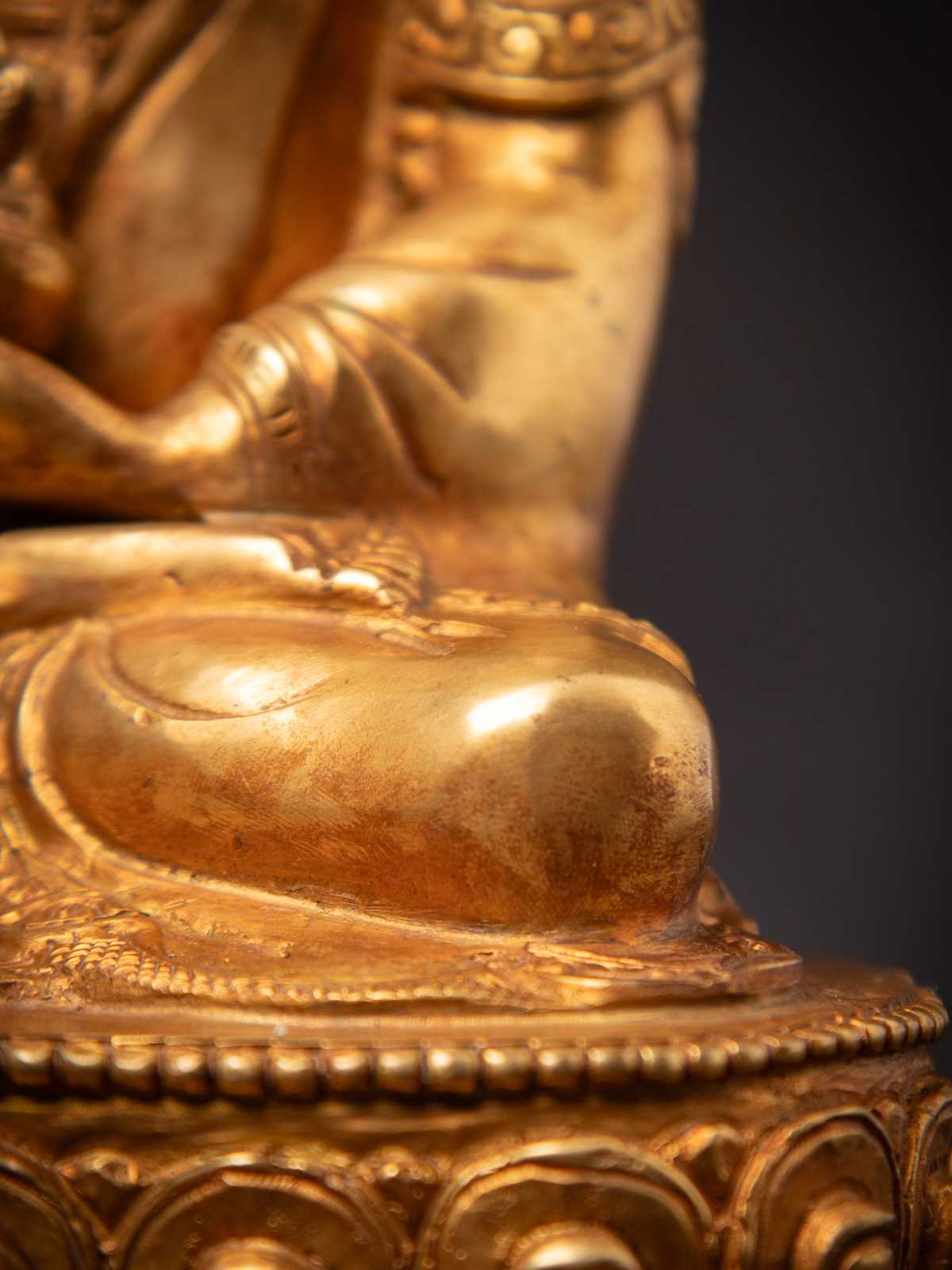 Golden_buddha_statue_3840-40-20.jpg