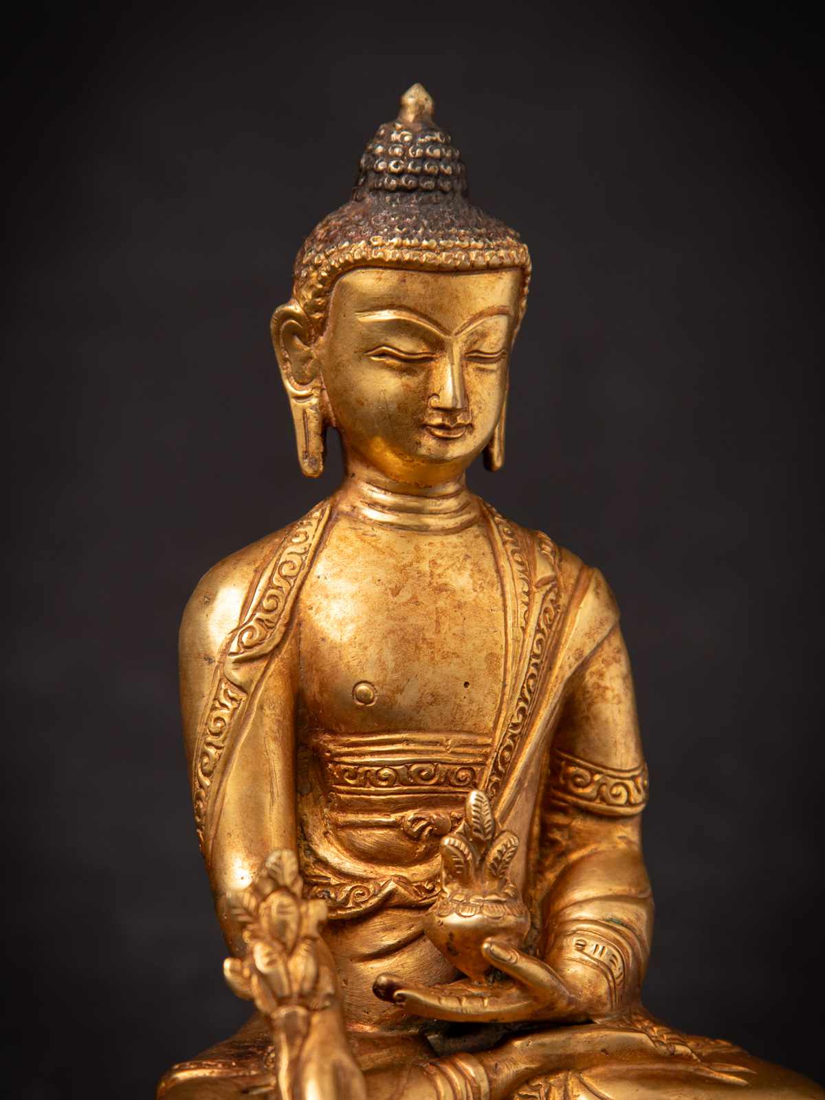 Golden_buddha_statue_3840-40-7.jpg