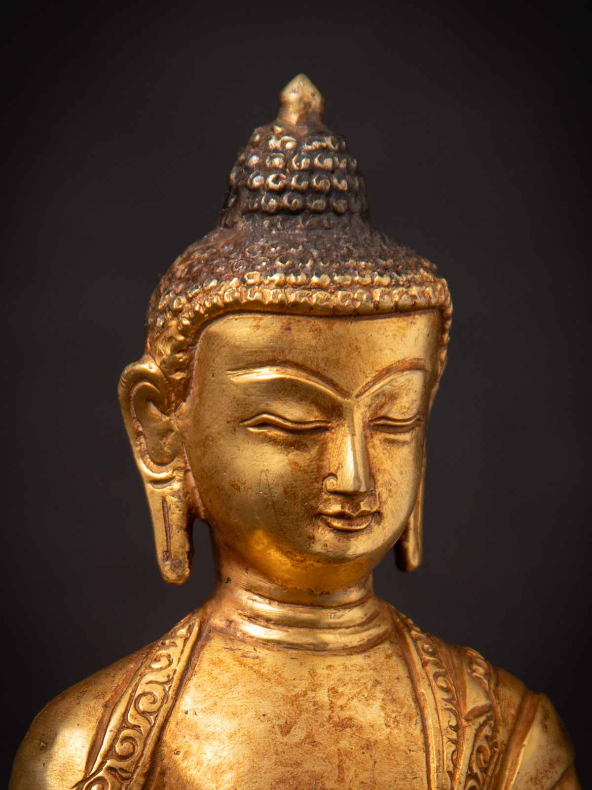 Golden_buddha_statue_3840-40-8.jpg