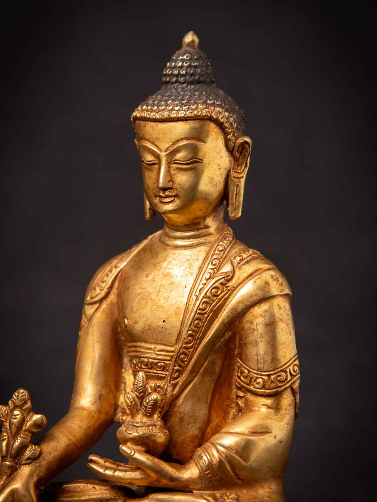 Golden_buddha_statue_3840-40-11.jpg