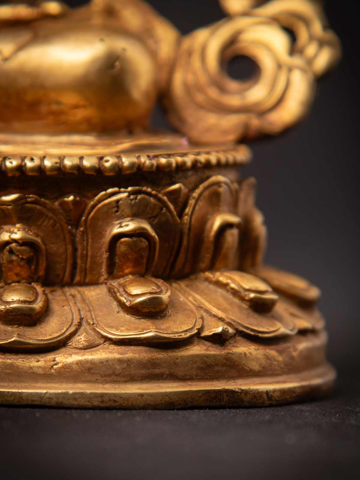 golden_buddha_statue_3840-118-22.jpg